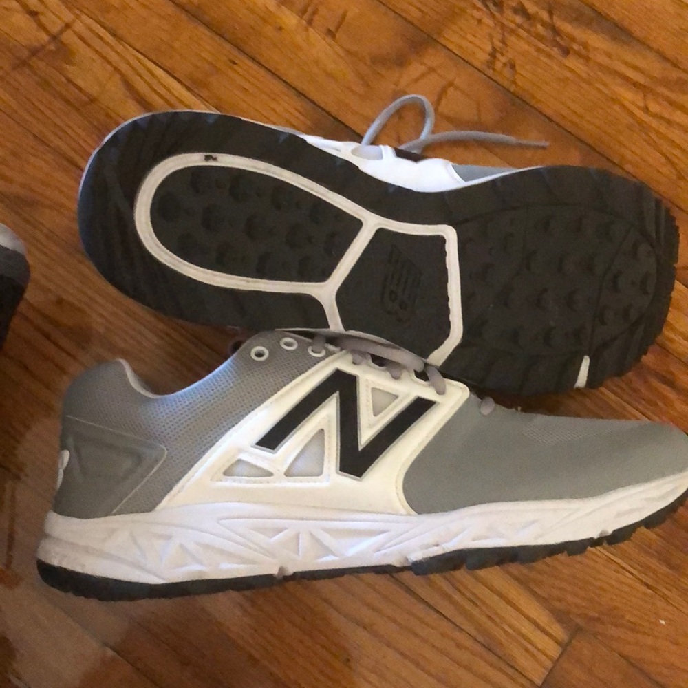 New Balance Baseball sneakers brand new worn once